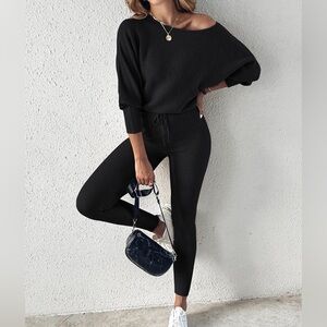 Set Black Ribbed Pullover and Pants